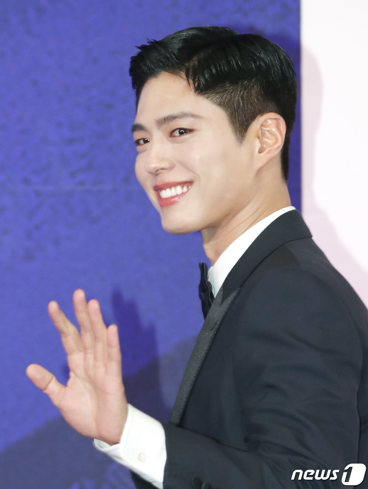 본문 이미지 - 배우 박보검이 29일 일본 도쿄돔에서 열린 ‘2023 마마 어워즈(2023 MAMA AWARDS)’에서 달콤한 미소를 짓고 있다. ⓒ News1 권현진 기자