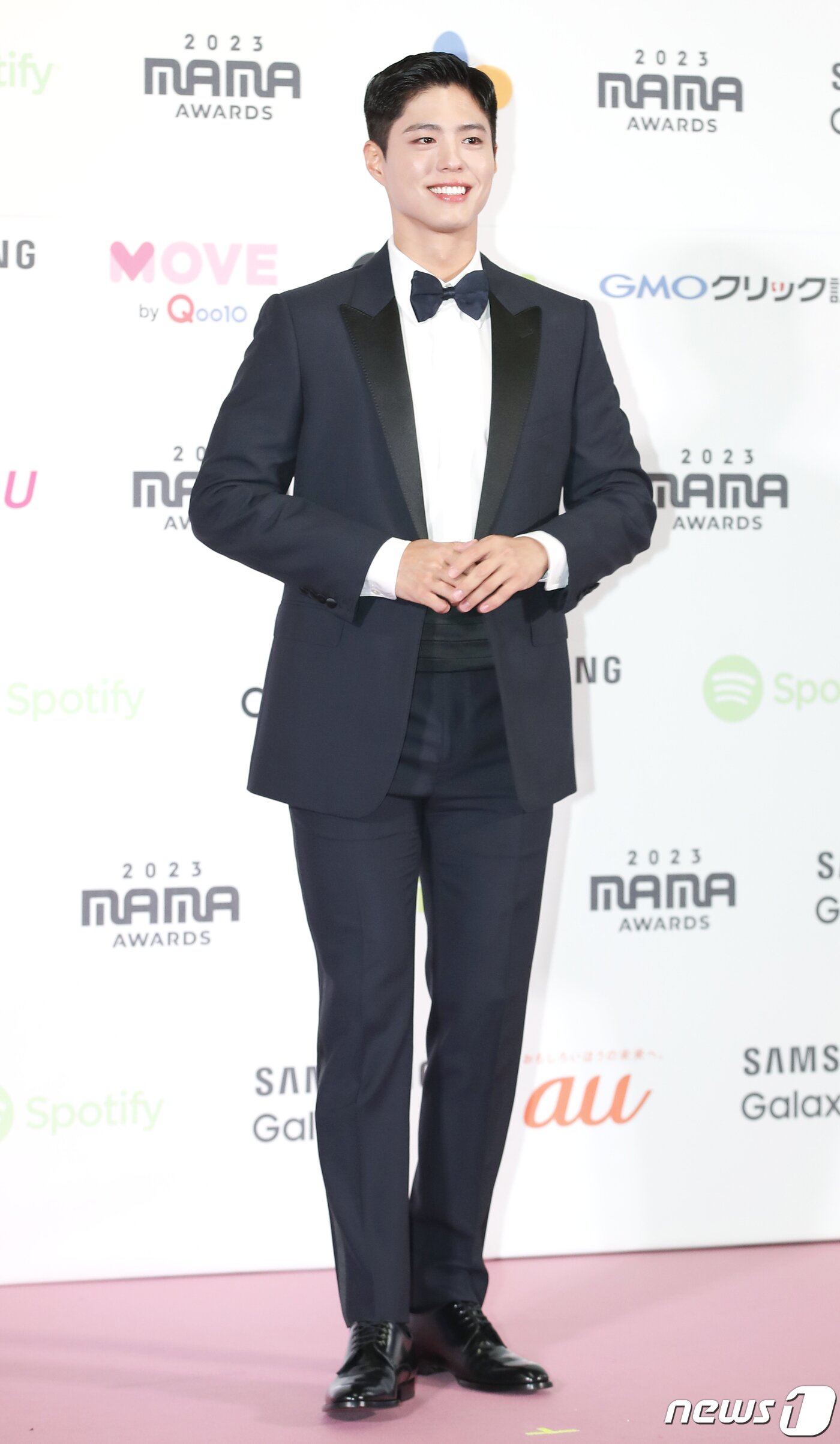 본문 이미지 - 배우 박보검이 29일 일본 도쿄돔에서 열린 ‘2023 마마 어워즈(2023 MAMA AWARDS)’에서 힐링 미소로 여심을 녹이고 있다. ⓒ News1 권현진 기자