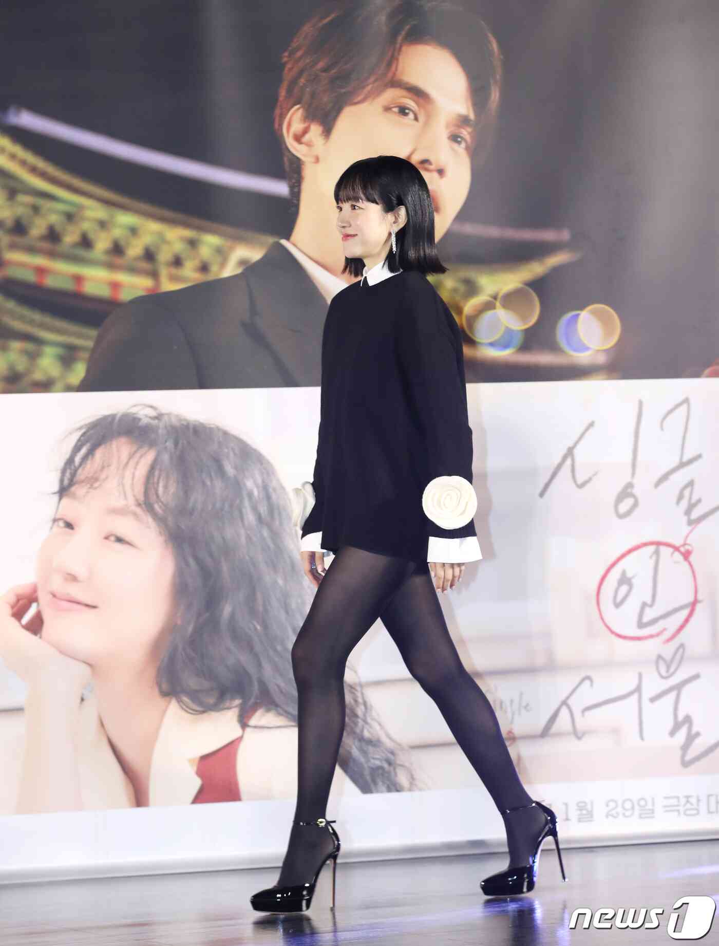 배우 임수정이 3일 서울 광진구 롯데시네마 건대입구에서 열린 영화 '싱글 인 서울(감독 박범수)' 제작보고회에 참석하고 있다. © News1 권현진 기자