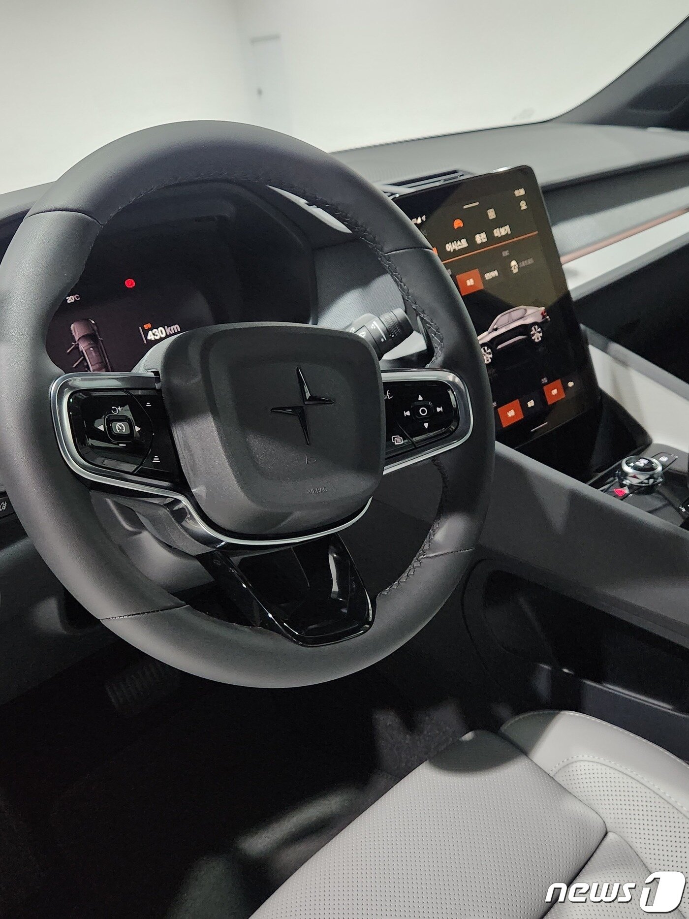 본문 이미지 - 업그레이드 폴스타 2 내부 모습.(뉴스1 윤다혜 기자)