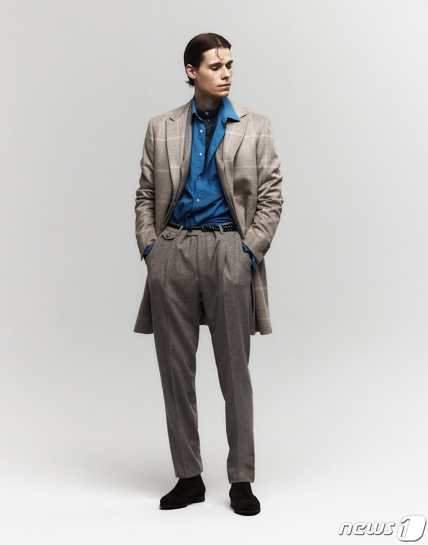 본문 이미지 - '닥스' 체크 캐시미어 하프 코트.(LF 제공)