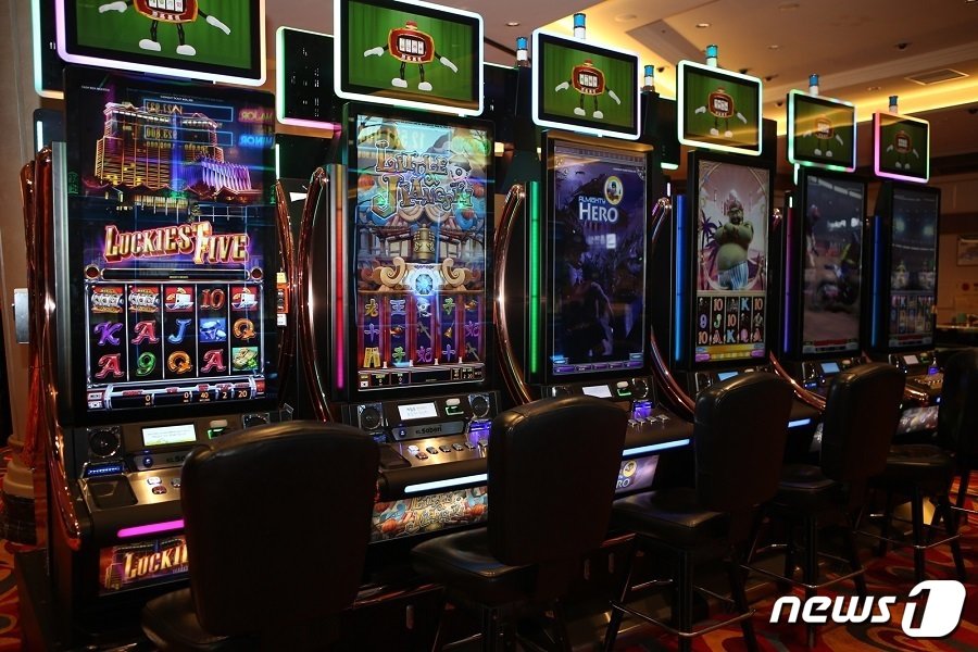 본문 이미지 - KL 사베리 슬롯 머신(강원랜드 제공)