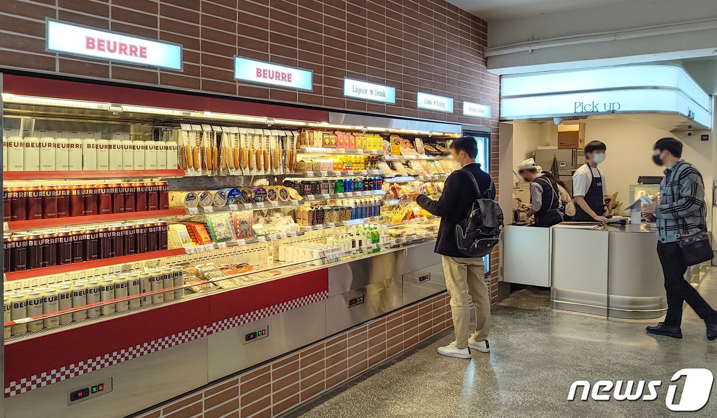 본문 이미지 - 도어투성수 뵈르맥주 팝업(GS리테일 제공)