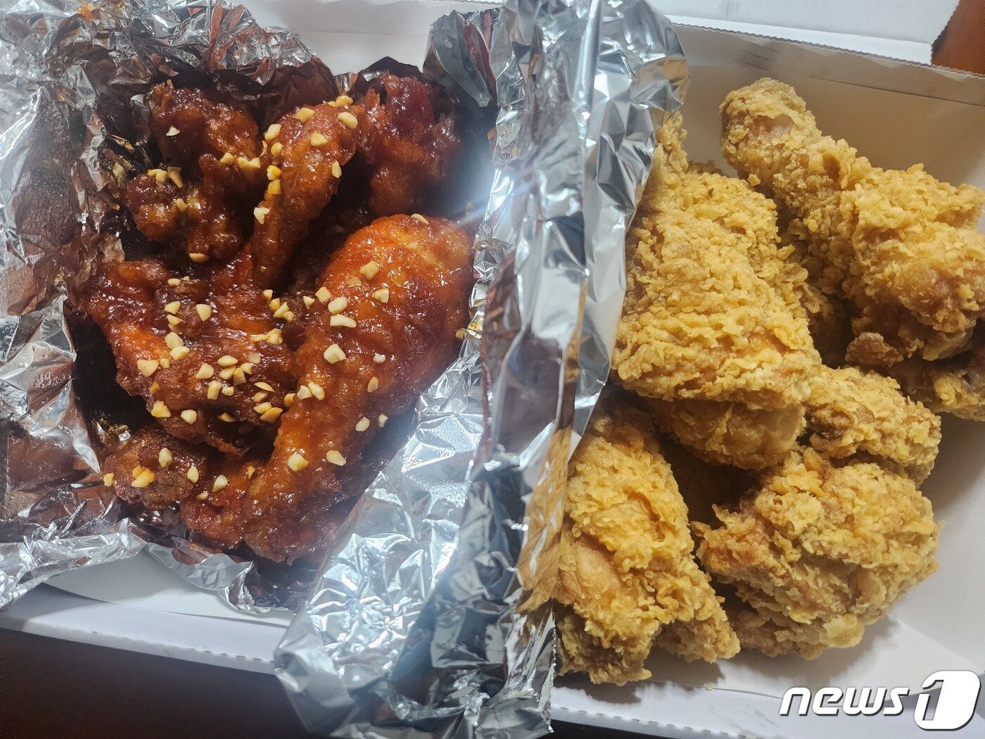 본문 이미지 -     충동적으로 시킨 치킨. 쿠폰과 함께 결제했으나 하루치 예산의 3분의 1인 7000원이 날아갔다.2023.10.30/ ⓒ News1 장성희 기자