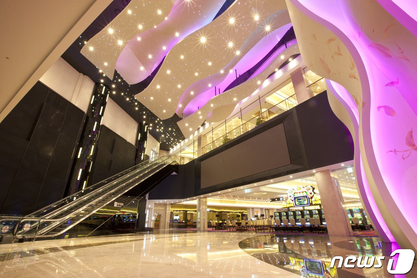 본문 이미지 - 강원랜드 카지노 업장 내부(강원랜드 제공)