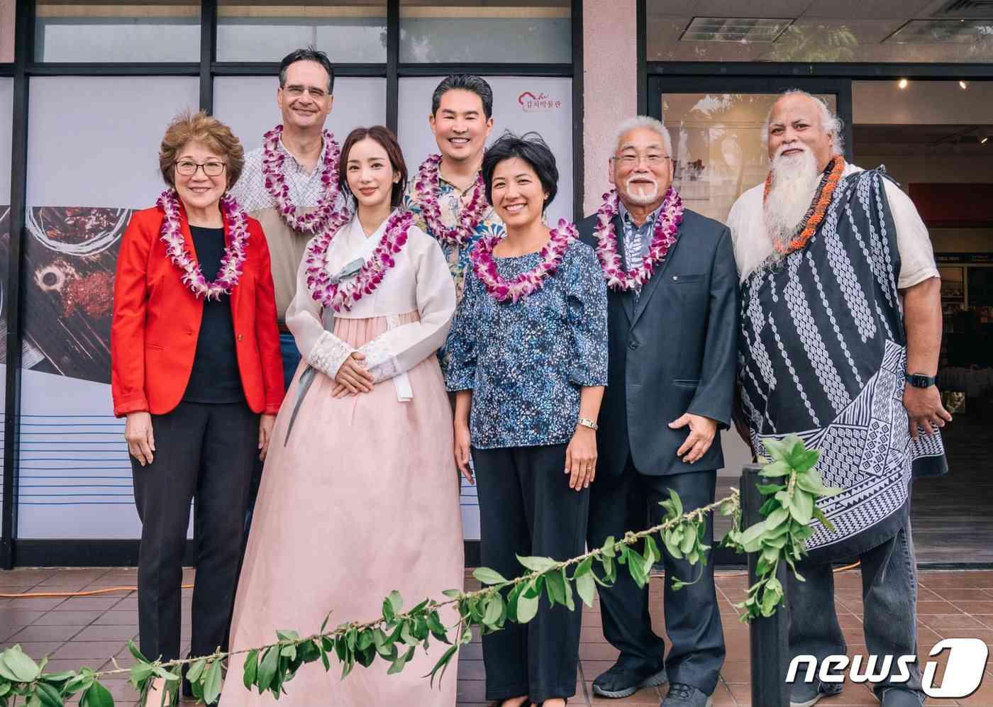 하와이주 김치의 날 제정에 참여한 주상하원의원들. 사진은 김치박물관 제공.