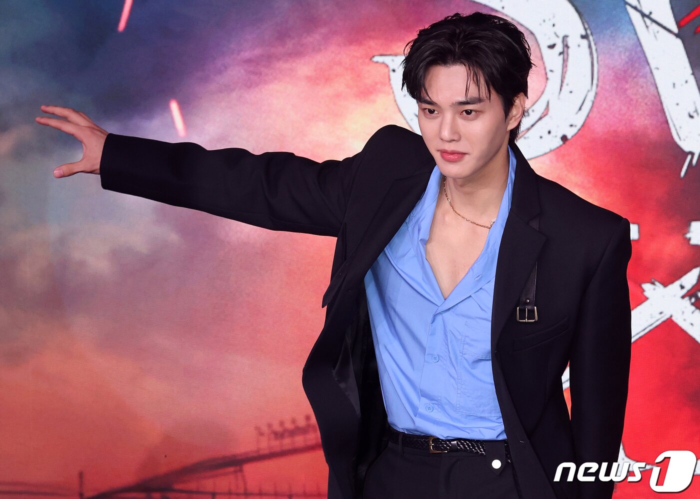 본문 이미지 - 배우 송강이 30일 오전 서울 성수동 에스팩토리D동에서 열린 넷플릭스 오리지널 시리즈 '스위트홈 시즌2' 제작발표회에서 포즈를 취하고 있다. 2023.11.30/뉴스1 ⓒ News1 김진환 기자