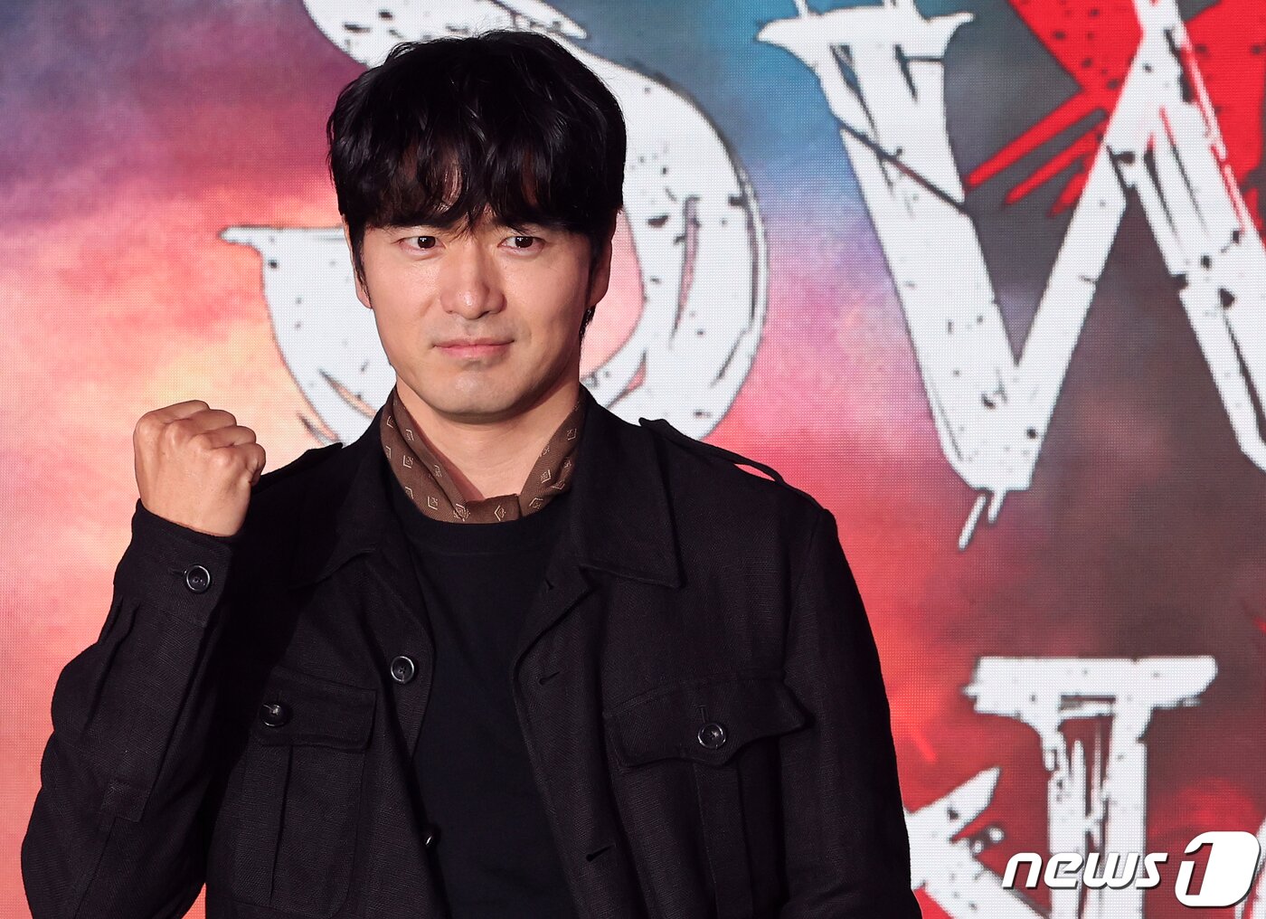 본문 이미지 - 배우 이진욱이 30일 오전 서울 성수동 에스팩토리D동에서 열린 넷플릭스 오리지널 시리즈 '스위트홈 시즌2' 제작발표회에서 포즈를 취하고 있다. 2023.11.30/뉴스1 ⓒ News1 김진환 기자