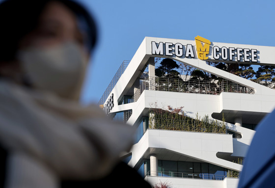 "압도적 1위 굳힌다"…메가MGC커피, 시장 포화에도 4500호점 눈앞