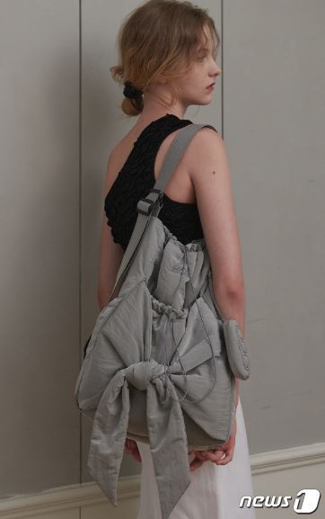 본문 이미지 - 아떼 바네사브루노 '보부상 백'.(LF 제공)