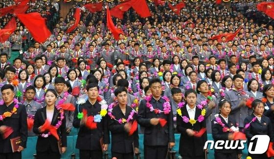 '어렵고 힘든 부문' 자원한 북한 남포시 청년들