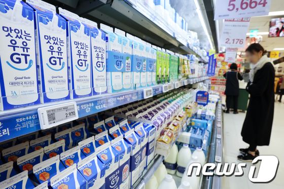 정부, 우유 등 7개 먹거리 대상 '물가 관리 TF' 가동
