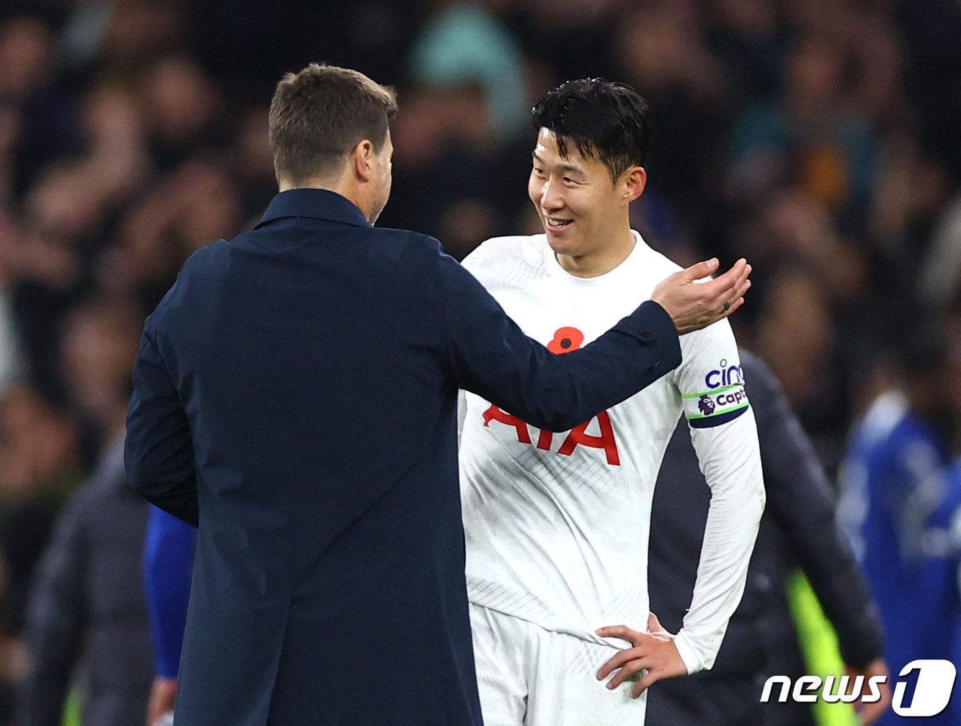 본문 이미지 - 토트넘 홋스퍼의 손흥민(오른쪽) ⓒ 로이터=뉴스1