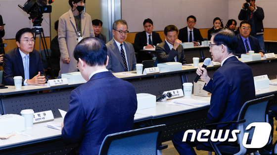 방문규 장관, 코리아세일페스타 앞두고 참여기업 간담회