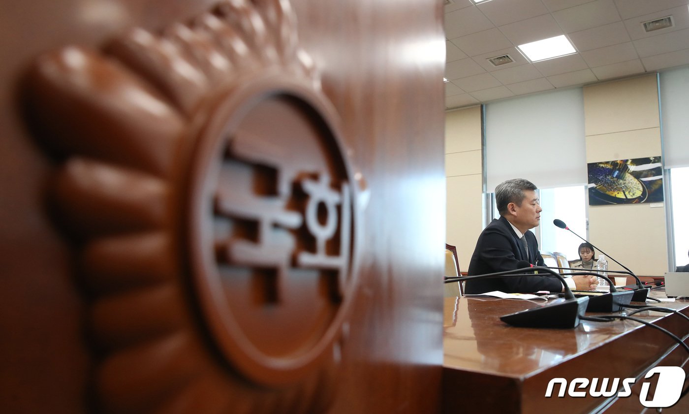 본문 이미지 - 박민 한국방송공사(KBS) 사장 후보자가 7일 오전 서울 여의도 국회 과학기술정보방송통신위원회에서 열린 인사청문회에서 의원들의 질의에 답하고 있다. 2023.11.7/뉴스1 ⓒ News1 임세영 기자