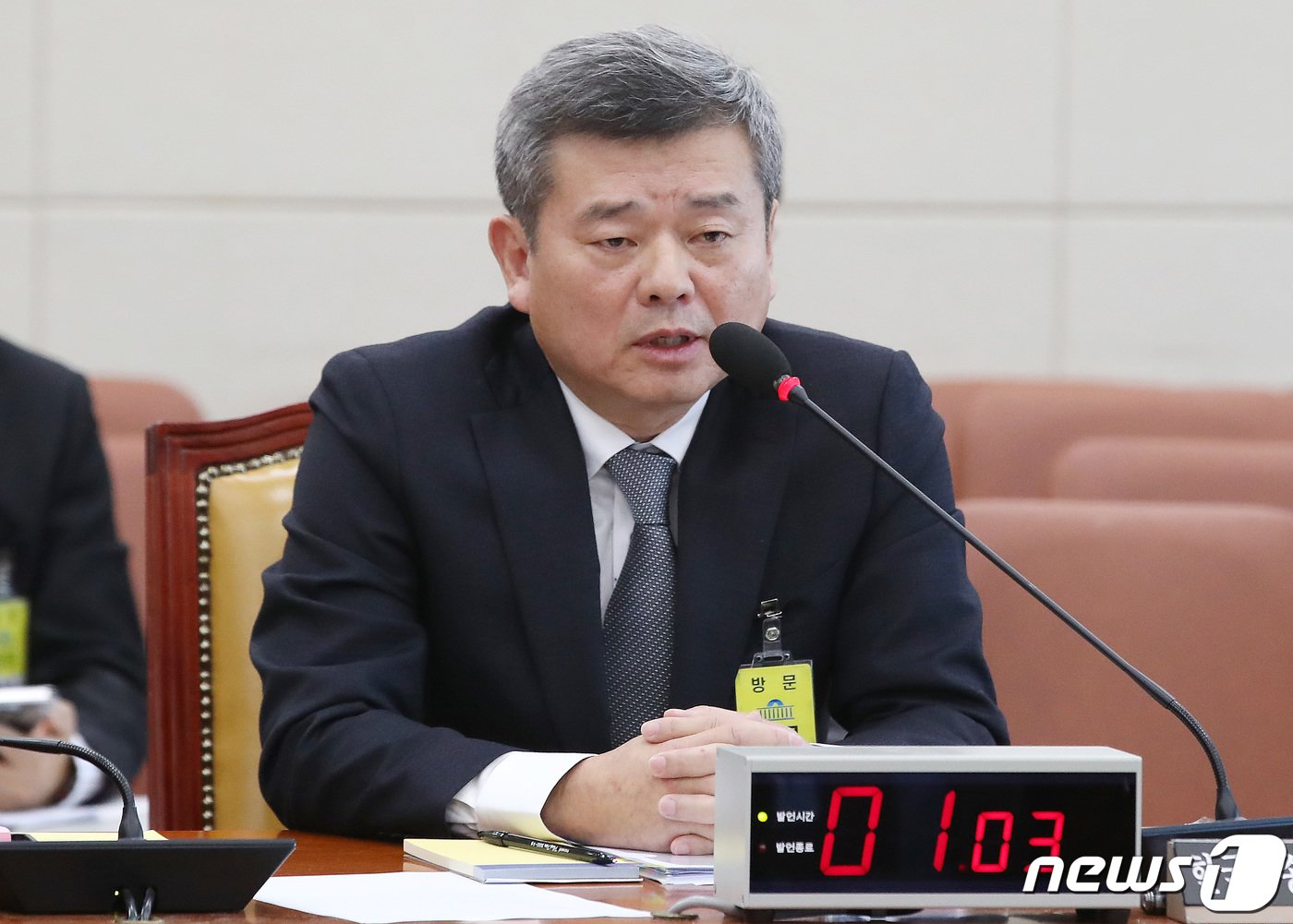 본문 이미지 - 박민 한국방송공사(KBS) 사장 후보자가 7일 오전 서울 여의도 국회 과학기술정보방송통신위원회에서 열린 인사청문회에서 의원들의 질의에 답하고 있다. 2023.11.7/뉴스1 ⓒ News1 임세영 기자