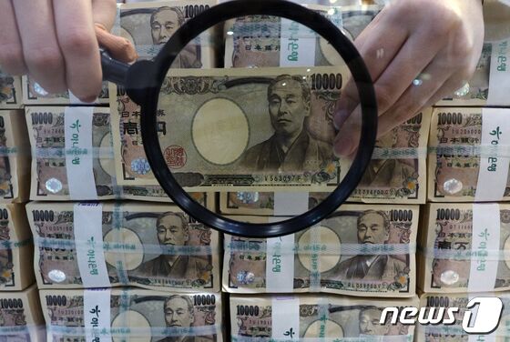 860원대까지 떨어진 엔화 재정환율