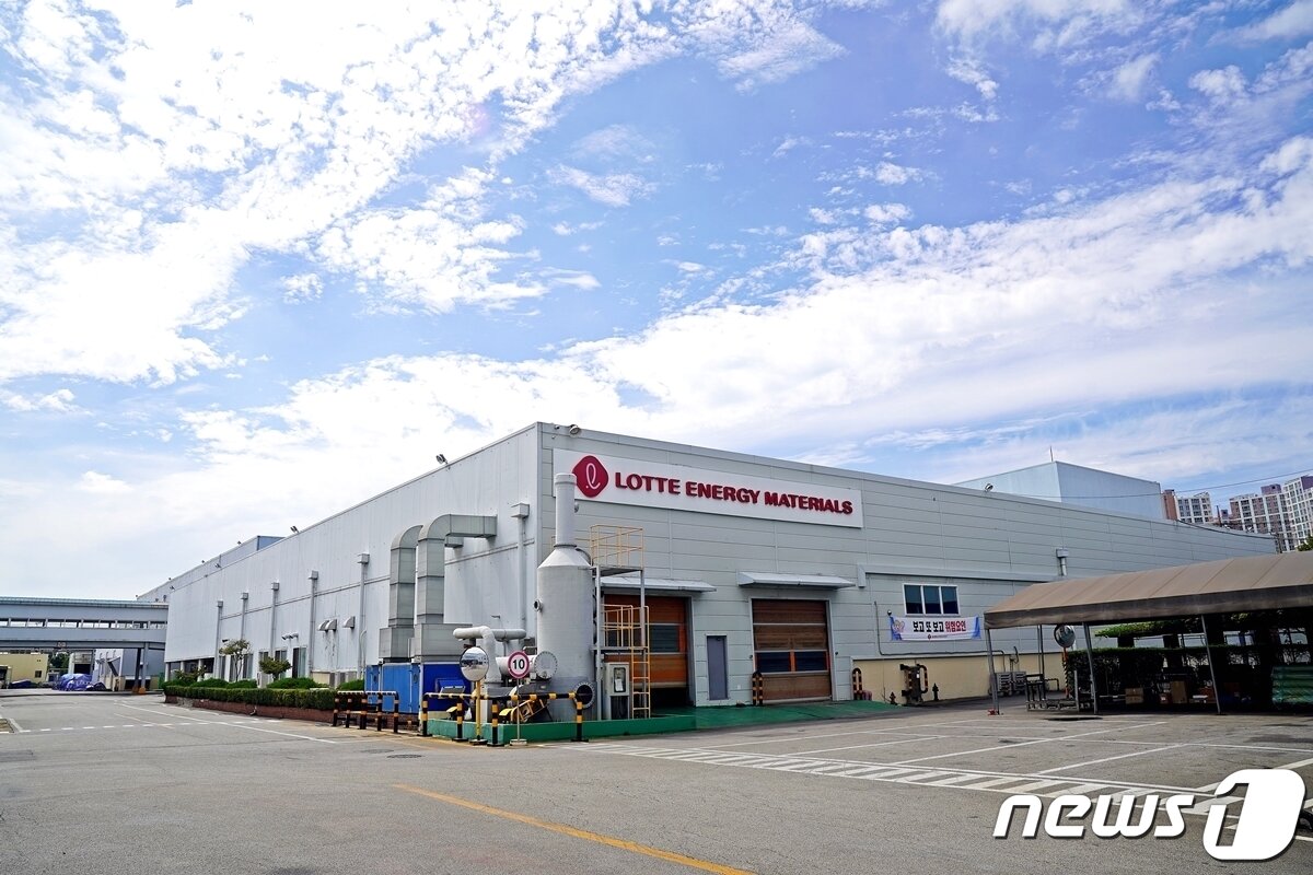 본문 이미지 - 롯데에너지머티리얼즈 익상공장 전경.(롯데에너지머티리얼즈 제공)