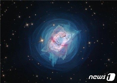 행성상 성운 NGC 7027의 허블 우주망원경 영상.&#40;천문연구원 제공&#41;/뉴스1