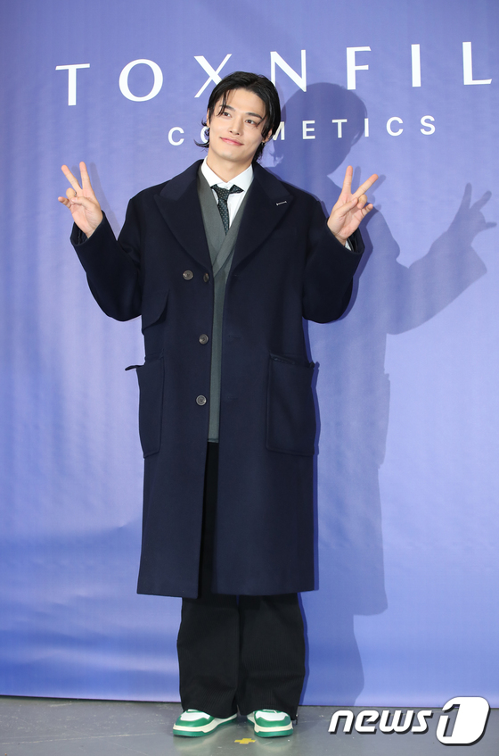 정혁, 근사한 브이