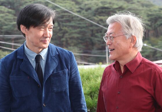 文 전 대통령, 대통령실에 "조국 광복절 사면 필요" 요청