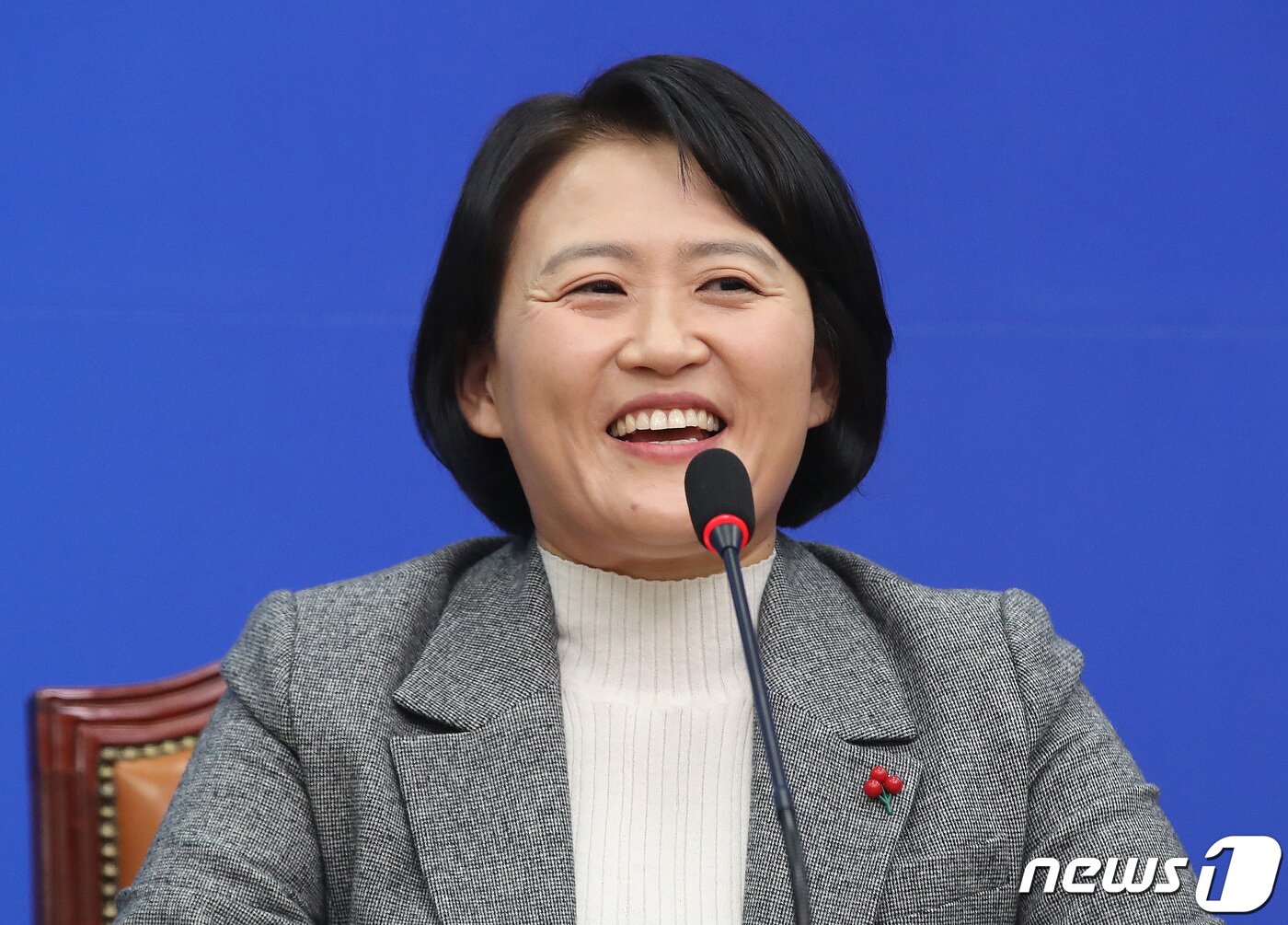 본문 이미지 - 더불어민주당 인재영입 1호 인사인 박지혜 변호사가 11일 오전 서울 여의도 국회에서 열린 1호 인재영입식에서 발언을 하고 있다. 2023.12.11/뉴스1 ⓒ News1 임세영 기자