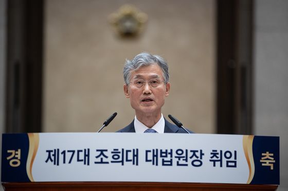 "재판 지연 해소" 일성 취임 1주년 조희대…'법관 증원' 숙제로