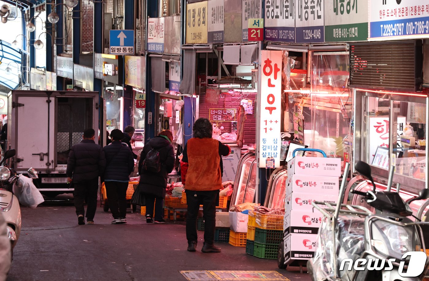본문 이미지 - 서울의 축산시장의 모습. 2023.12.13/뉴스1 ⓒ News1 구윤성 기자