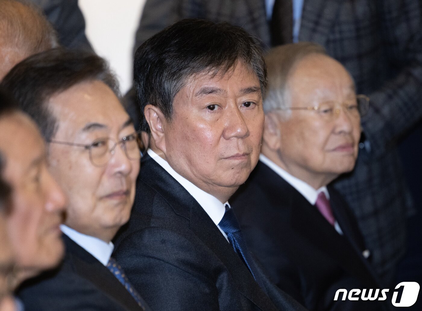 본문 이미지 - 김대기 대통령 비서실장이 13일 오후 서울 서초구 한전아트센터에서 열린 첫 서예전 '스며들다' 개막식에 참석해 있다. 2023.12.13/뉴스1 ⓒ News1 이재명 기자
