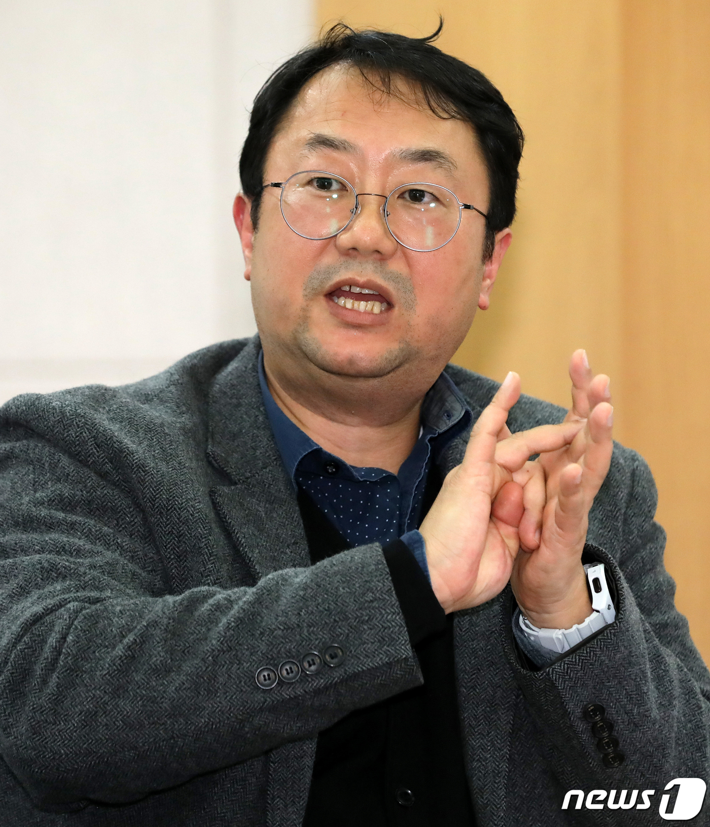 (부산=뉴스1) 윤일지 기자 = 장덕희 한국해양과학기술원 박사가 지난 13일 부산 동구 부산역 회의실에서 열린 '오션테크 코리아 2023 전문가 좌담회'에서 발언을 하고 있다. 해 …