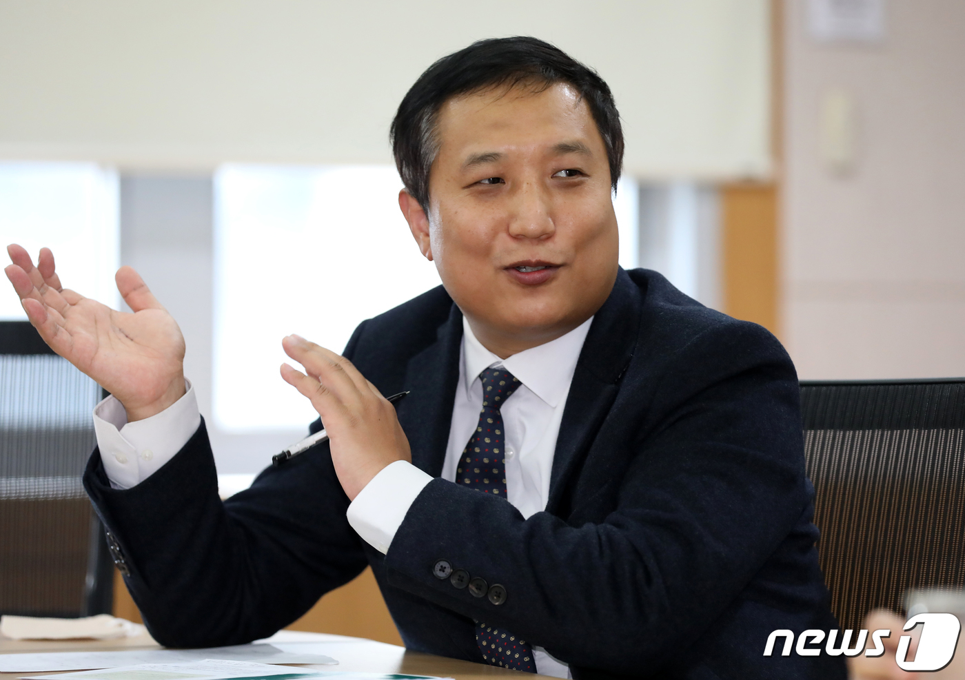 (부산=뉴스1) 윤일지 기자 = 이상봉 랩오투원 대표가 지난 13일 부산 동구 부산역 회의실에서 열린 \'오션테크 코리아 2023 전문가 좌담회\'에서 발언을 하고 있다. 해양수산 …