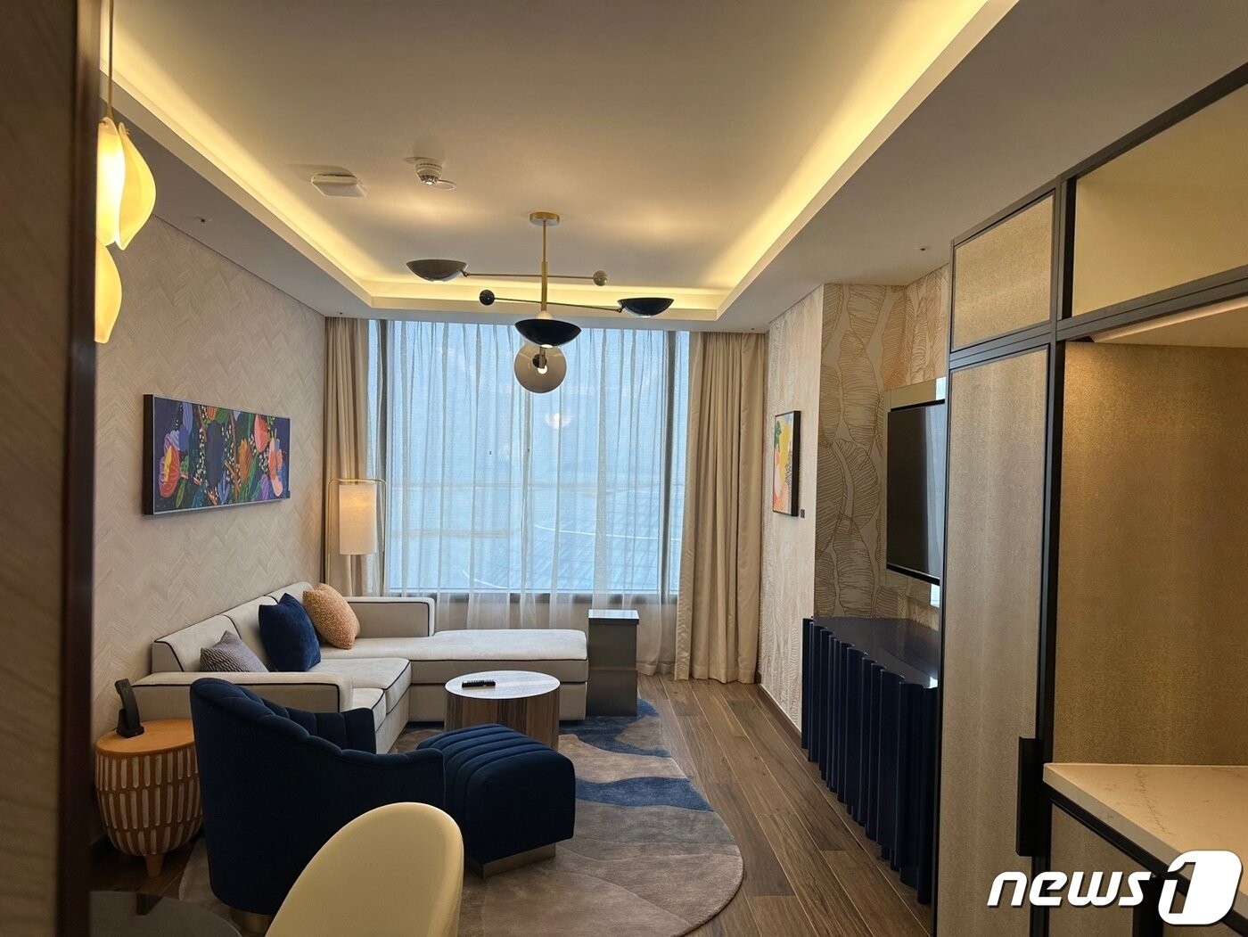 본문 이미지 - 포레스트 호텔 타워의 스위트 객실ⓒ 뉴스1 윤슬빈 기자