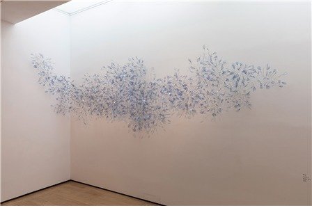 김세일, blue, 투명막+철사, 2008. 김종영미술관 제공.