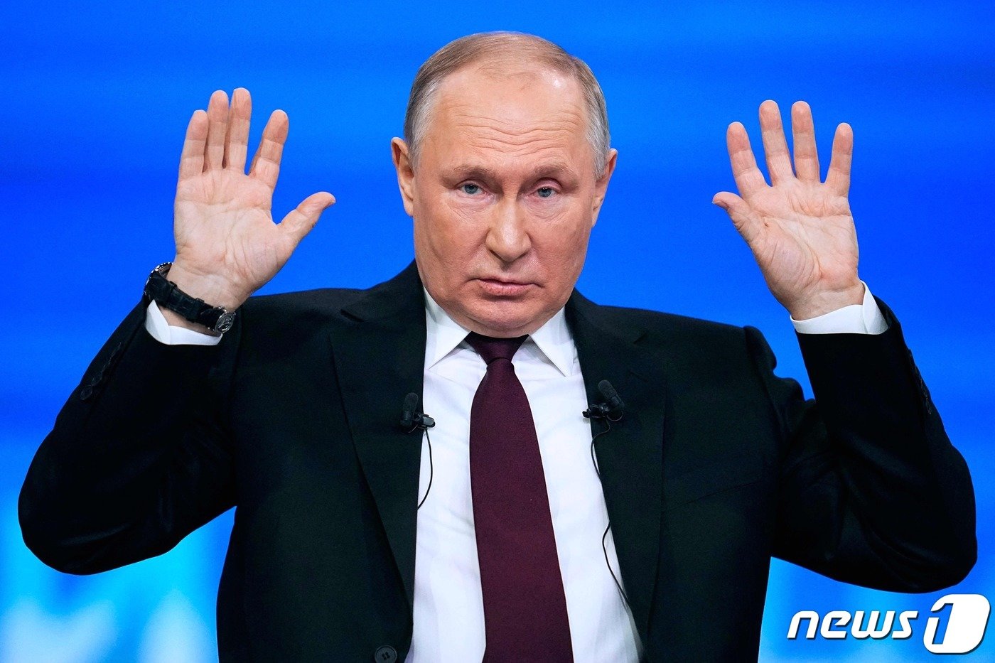 본문 이미지 - 블라디미르 푸틴 러시아 대통령이 14일 (현지시간) 모스크바 고스티니 드보르 전시 홀에서 연말 기자회견을 갖고 “우크라이나를 비(非)나치화하는 목표를 달성할 때까지 전쟁을 계속하겠다” 고 밝히고 있다. 2023.12.14 ⓒ AFP=뉴스1 ⓒ News1 우동명 기자