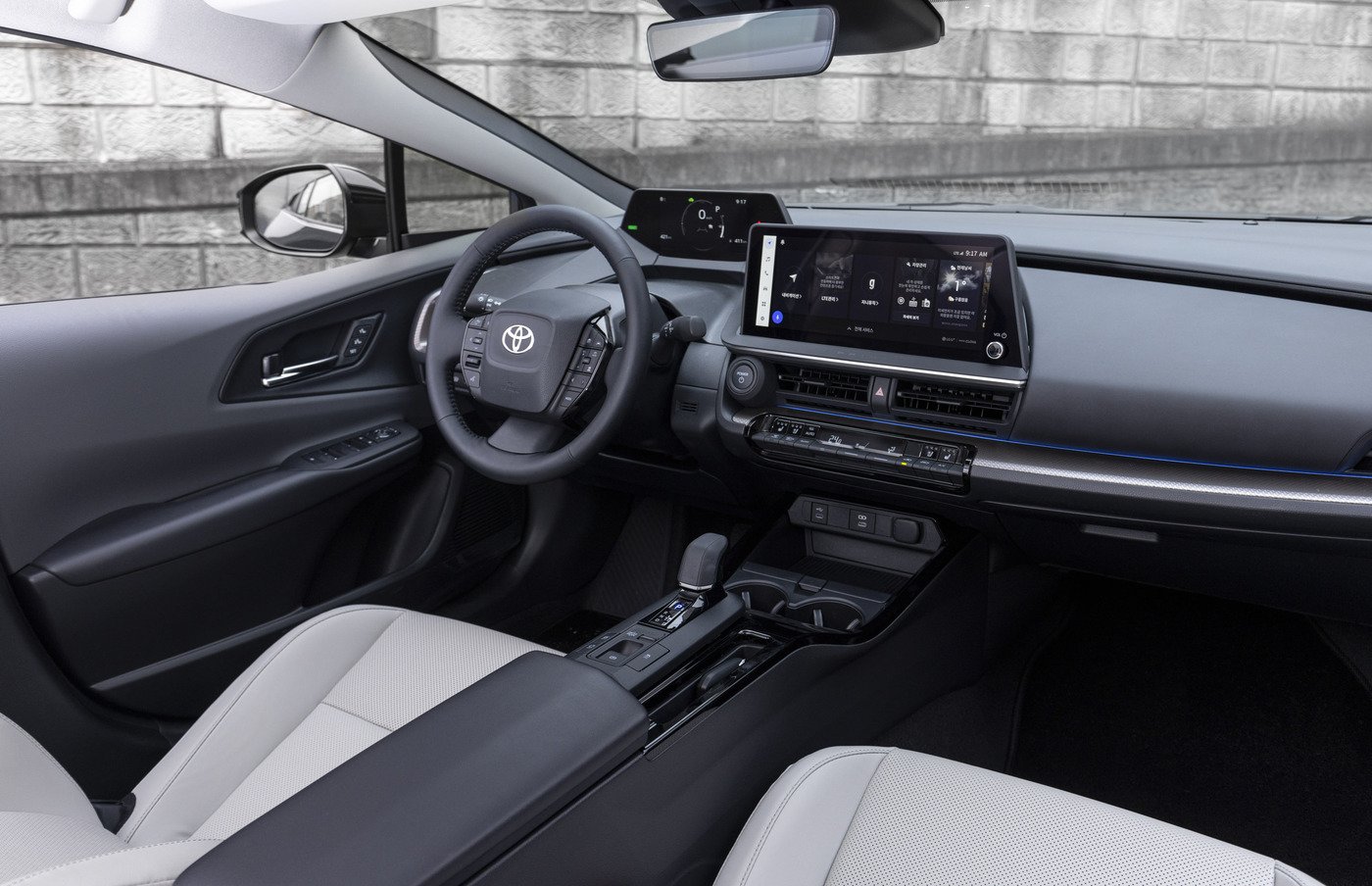 본문 이미지 - 도요타 5세대 프리우스 실내(도요타코리아 제공)