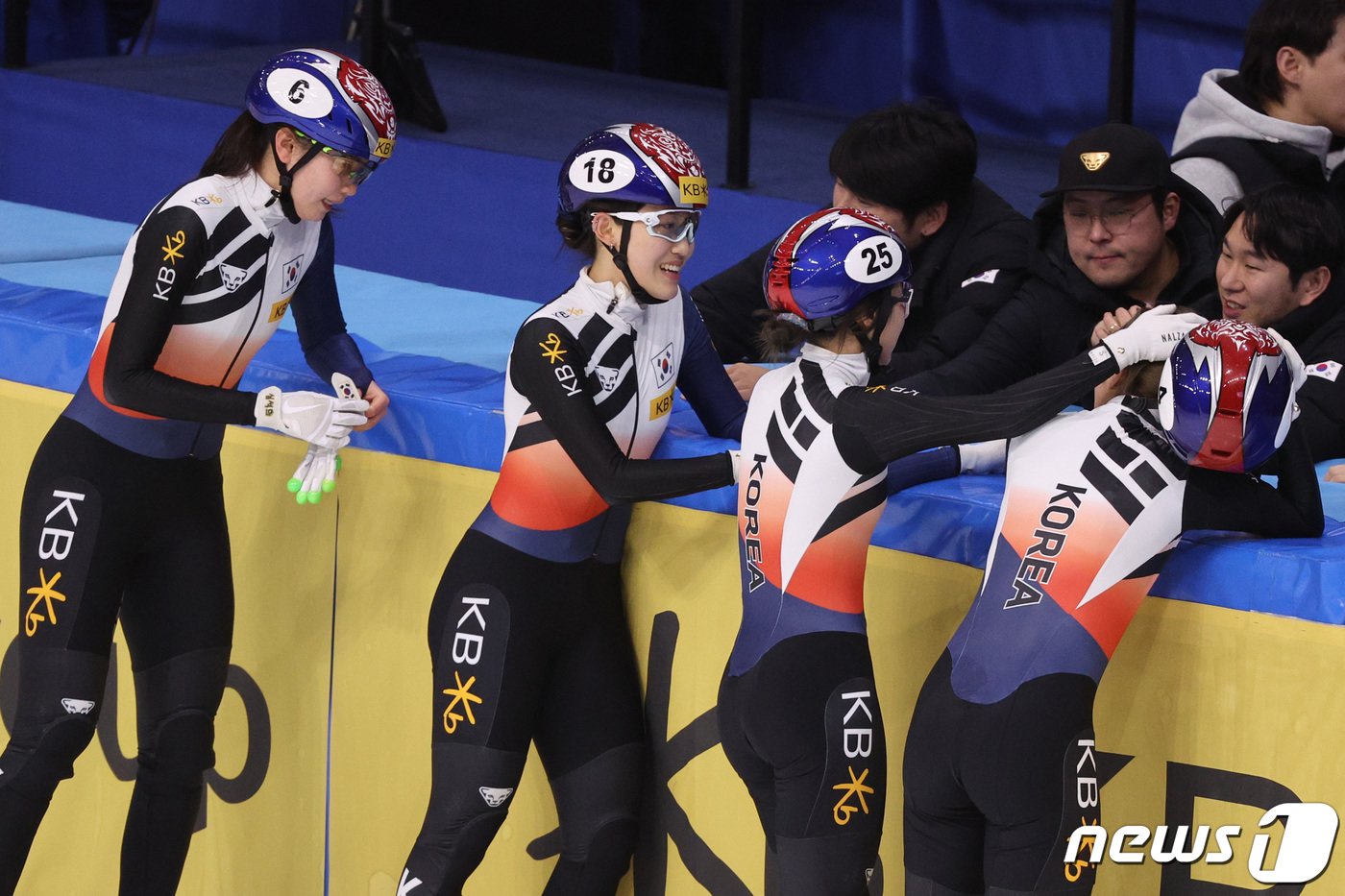 본문 이미지 - 여자 쇼트트랙 계주팀. /뉴스1 DB ⓒ News1 신웅수 기자