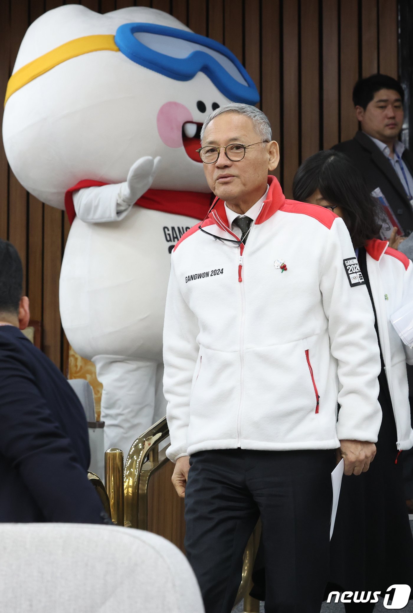 유인촌 문화체육관광부 장관이 18일 서울 여의도 국회에서 열린 2024강원동계청소년올림픽 성공개최를 위한 당정협의회에 참석 하고 있다. 2023.12.18/뉴스1 ⓒ News1 송원영 기자