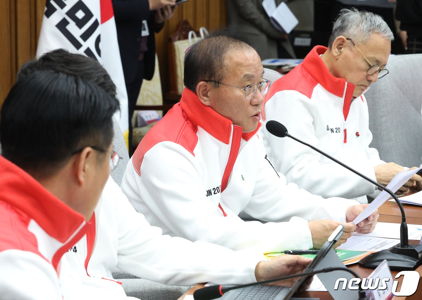 본문 이미지 - 윤재옥 국민의힘 대표 권한대행이 18일 서울 여의도 국회에서 열린 2024강원동계청소년올림픽 성공개최를 위한 당정협의회에서 발언을 하고 있다. 2023.12.18/뉴스1 ⓒ News1 송원영 기자
