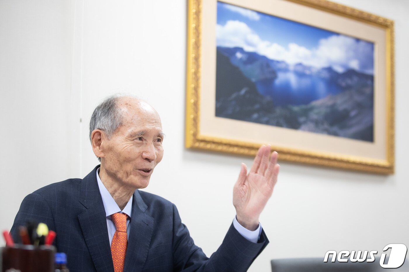 본문 이미지 - 박재규 경남대학교 총장이 18일 서울 종로구 경남대학교 극동문제연구소에서 뉴스1과 인터뷰하고 있다. 2023.12.18/뉴스1 ⓒ News1 유승관 기자