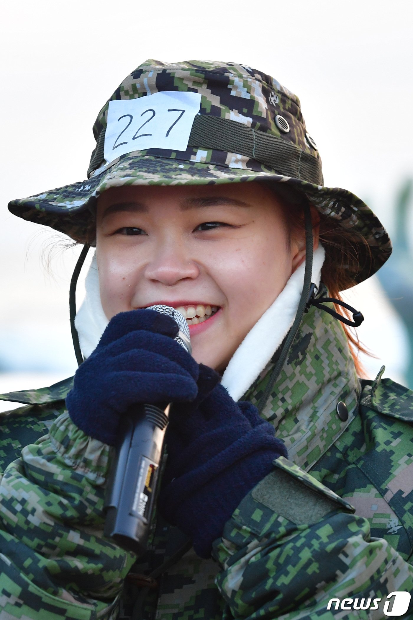 본문 이미지 - 여서정 국가대표 기계체조 선수가 19일 오전 경북 포항시 남구 호미곶 광장에서 선수단과 함께 2024 파리 올림픽에서 최고의 성적을 거둘 것을 다짐하고 있다. 2023.12.19/뉴스1 ⓒ News1 최창호 기자