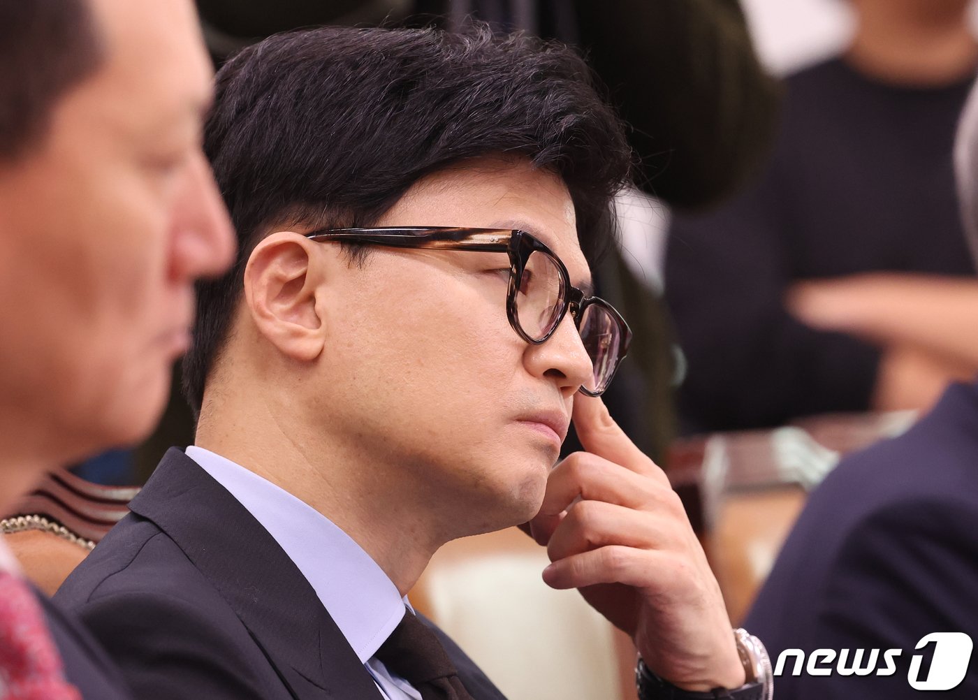 본문 이미지 - 한동훈 법무부장관이 19일 서울 여의도 국회에서 열린 법제사법위원회 전체회의에 참석하고 있다. 2023.12.19/뉴스1 ⓒ News1 송원영 기자