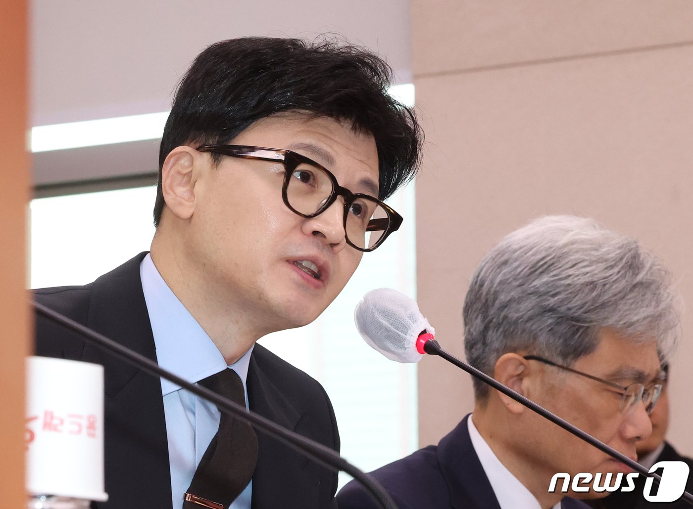 본문 이미지 - 한동훈 법무부장관이 19일 서울 여의도 국회에서 열린 법제사법위원회 전체회의에서 의원들의 질의에 답변하고 있다. 2023.12.19/뉴스1 ⓒ News1 송원영 기자