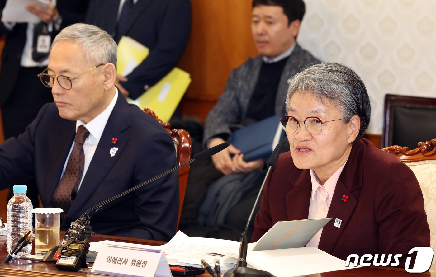 이에리사 국가스포츠정책위원회 위원장이 20일 오전 서울 종로구 세종대로 정부서울청사에서 열린 국가스포츠정책위원회 제1차 회의에서 모두 발언을 하고 있다. 2023.12.20/뉴스1 ⓒ News1 김명섭 기자