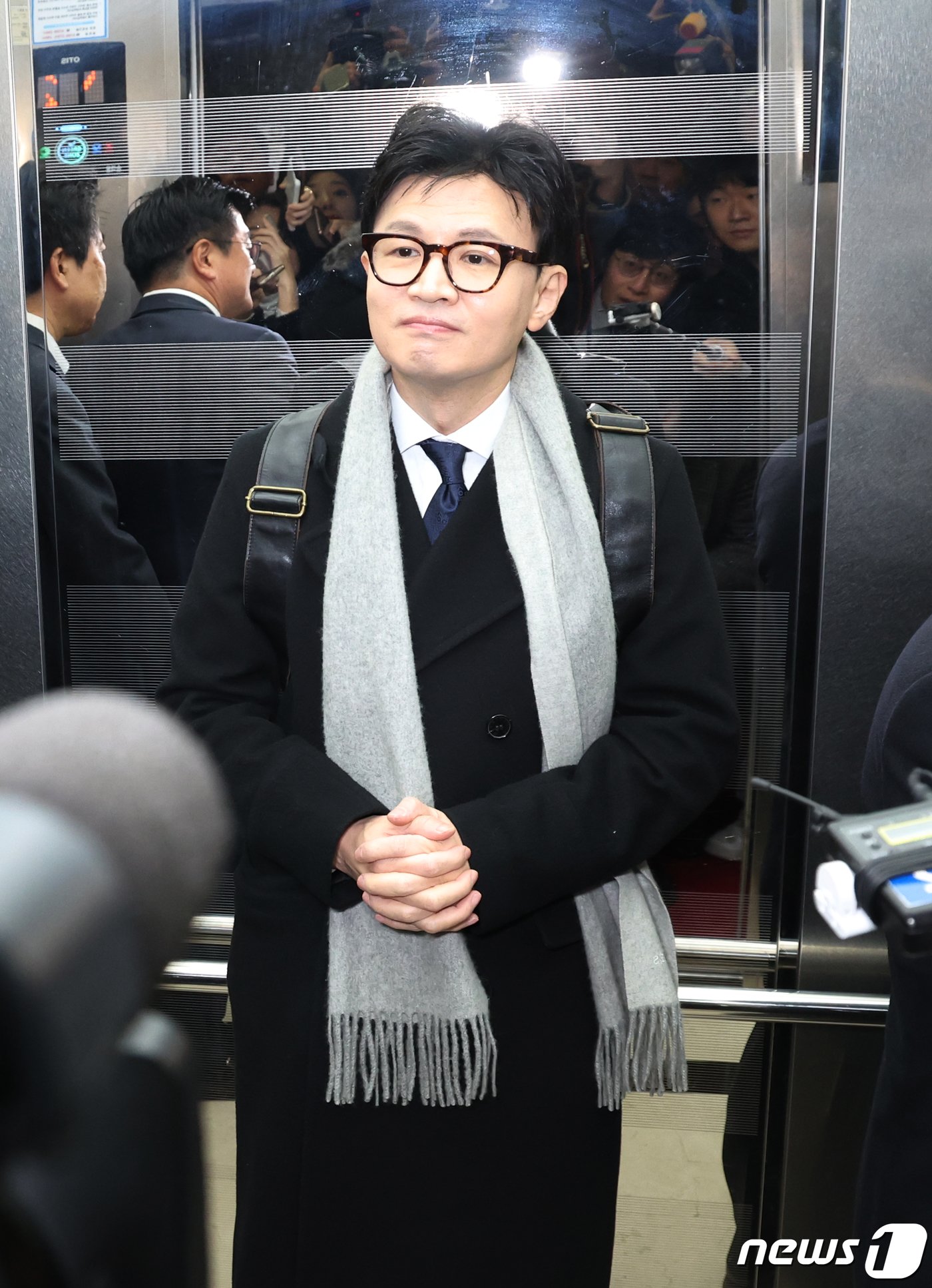 본문 이미지 - 한동훈 법무부 장관이 20일 서울 여의도 국회에서 예산결산특별위원회 전체회의에 참석하기에 앞서 취재진의 질문을 받고 있다. 2023.12.20/뉴스1 ⓒ News1 송원영 기자