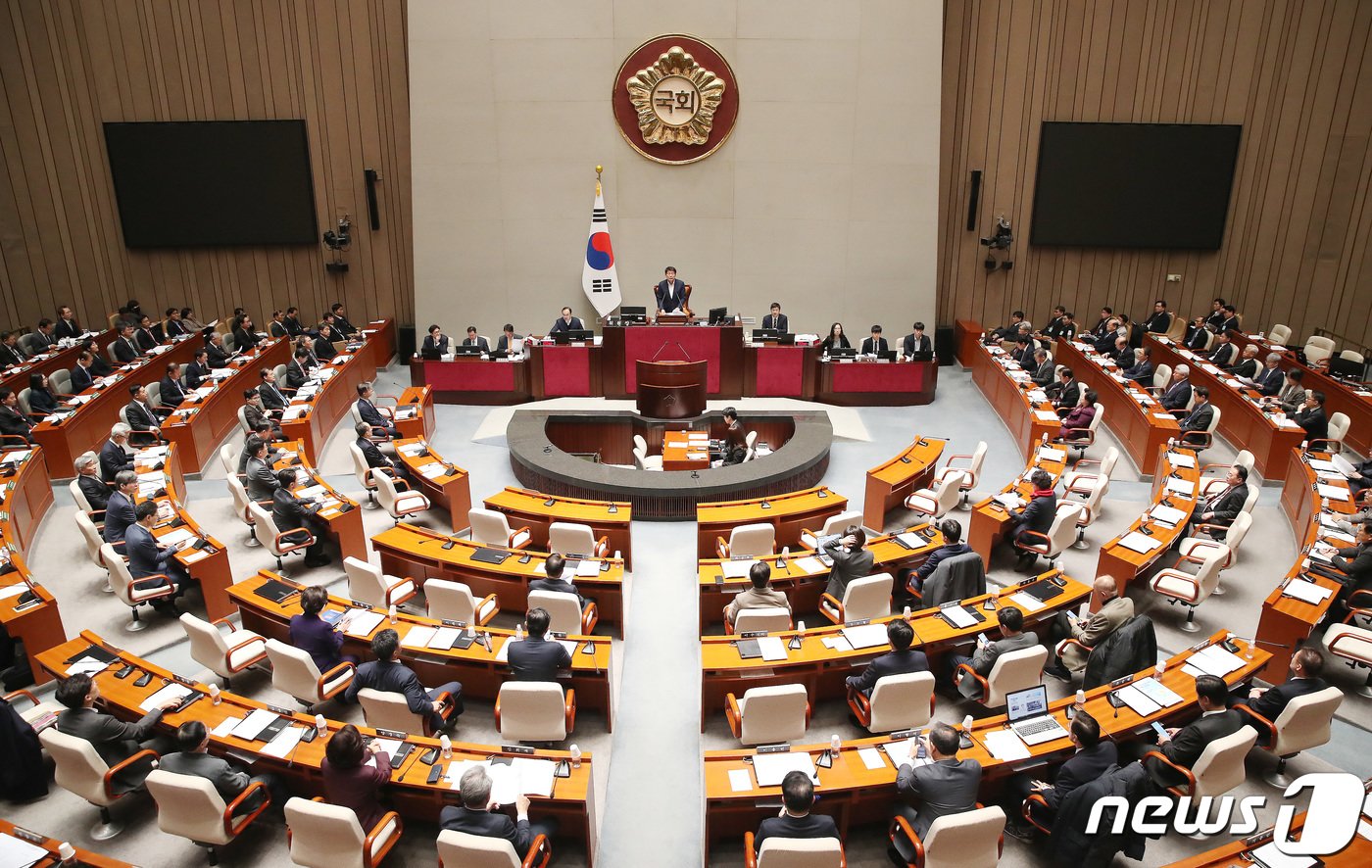 서삼석 예결위원장이 20일 서울 여의도 국회에서 열린 예산결산특별위원회 전체회의를 주재하고 있다. 2023.12.20/뉴스1 ⓒ News1 임세영 기자