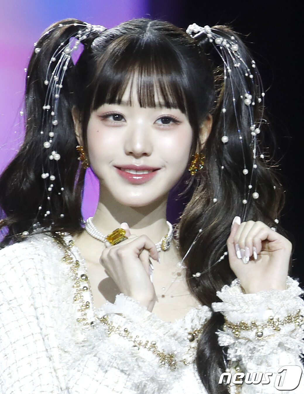 본문 이미지 - 아이브 장원영이 25일 오후 인천 중구 인스파이어 아레나에서 열린 &#39;2023 SBS 가요대전&#39; 레드카펫 행사에서 사랑스러운 매력을 발산하고 있다. ⓒ News1 권현진 기자