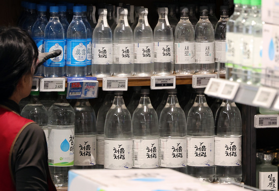 [단독] 롯데칠성음료, 12월 1일 조직개편…영업지점 통폐합 한다