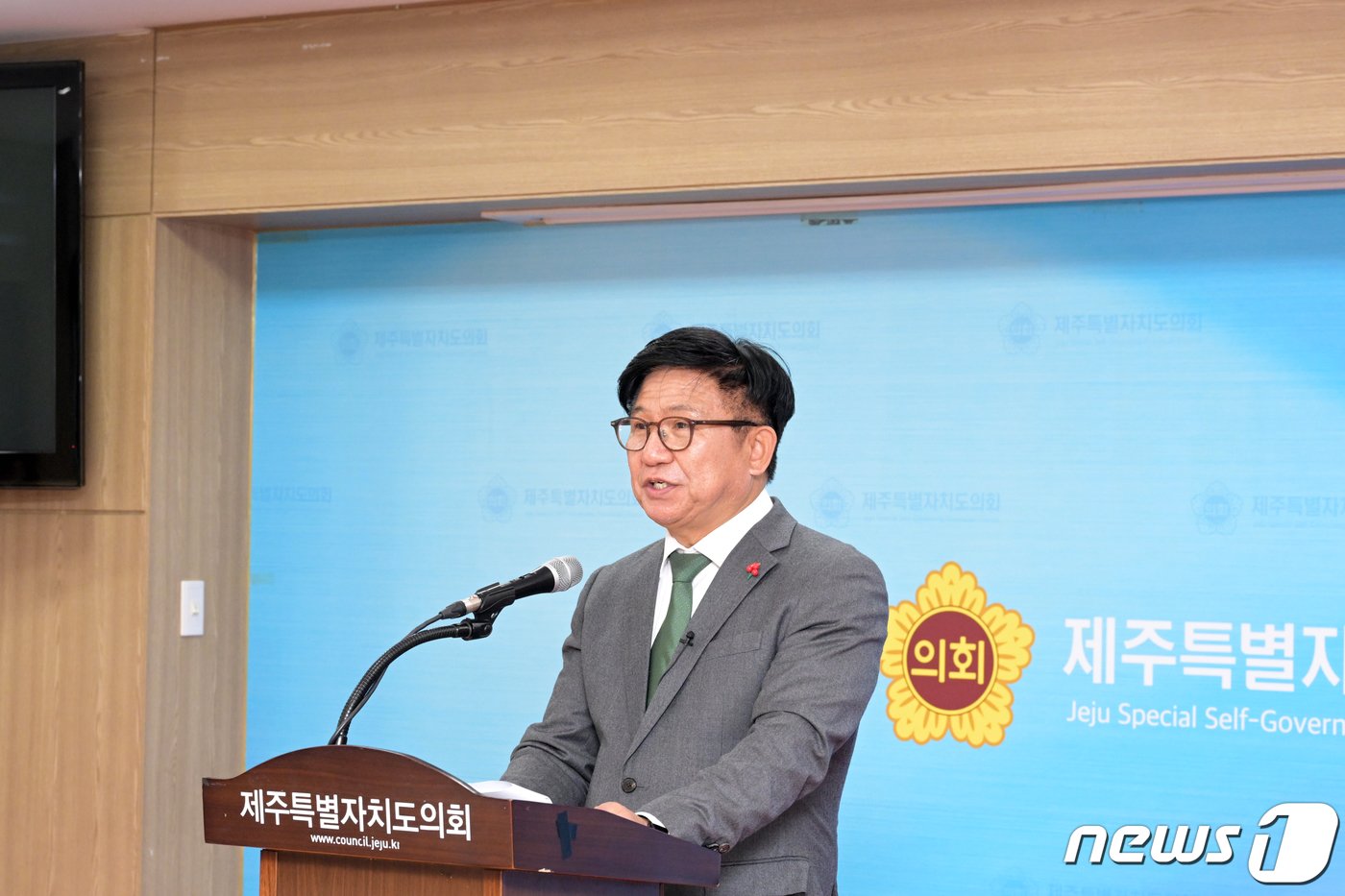 본문 이미지 - 27일 오전 제주도의회 도민카페에서 김경학 도의회 의장이 신년 언론 공동대담을 하고 있다(도의회 제공).2023.12.27/뉴스1 ⓒ News1 고동명 기자