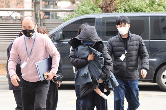 '故이선균 상대 3.5억 공갈' 유흥업소 실장·전직 배우 2심서 형량↑