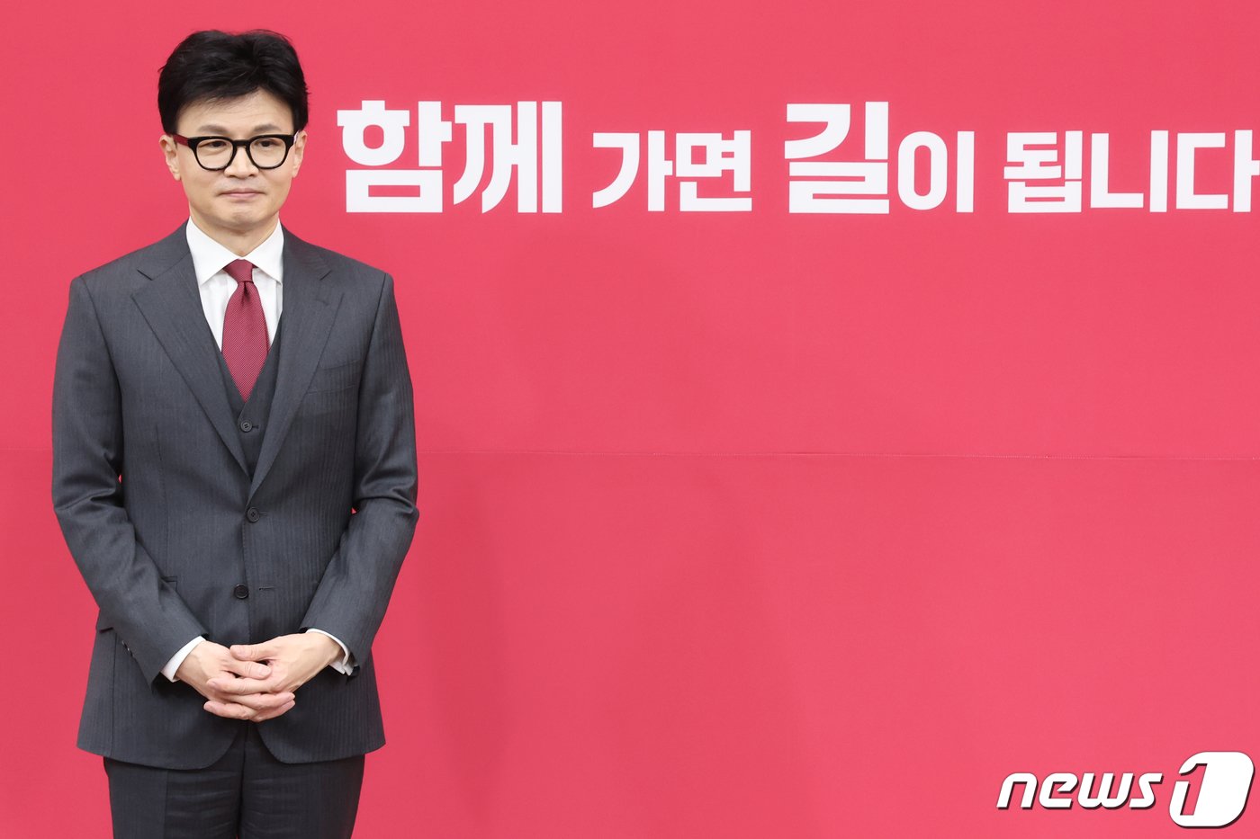 본문 이미지 - 한동훈 국민의힘 비상대책위원장이 29일 오후 서울 여의도 국회에서 열린 비상대책위원 임명장 수여식 및 제1차 비상대책위원회의에 참석하고 있다. 2023.12.29/뉴스1 ⓒ News1 황기선 기자